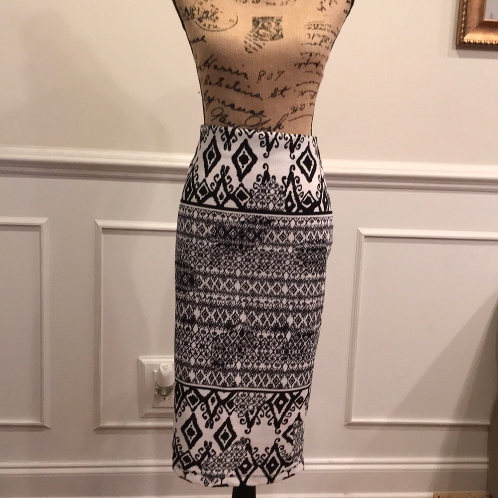 Alex & Olivia New w/o tags size L